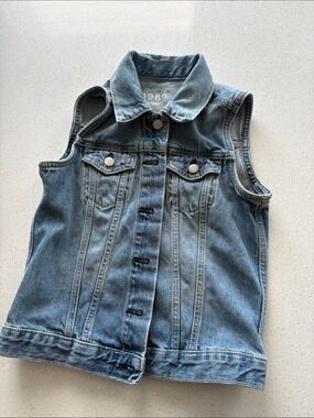 Gap 1969 ladies Light Wash Denim Vest